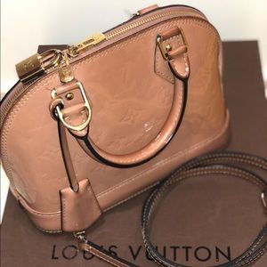 Louis Vuitton Bags - Louis Vuitton ALMA BB Louis Vuitton Bags - Louis Vuitton ALMA BB